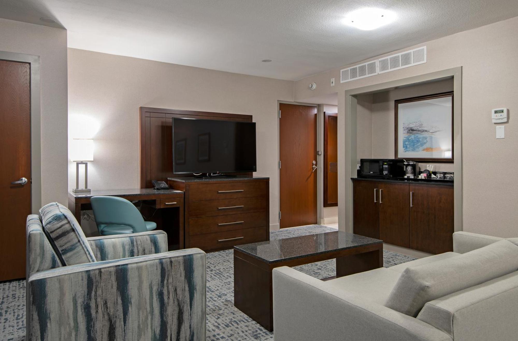 Doubletree By Hilton - Kamloops Hotel Exterior photo